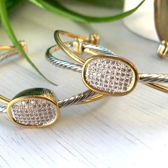 Stylist Cuff Bracelet New - Picture 3 of 4